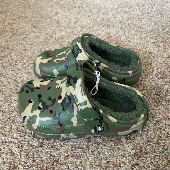 Kids clogs several different sizes available-$9 each - Picture 2 of 3